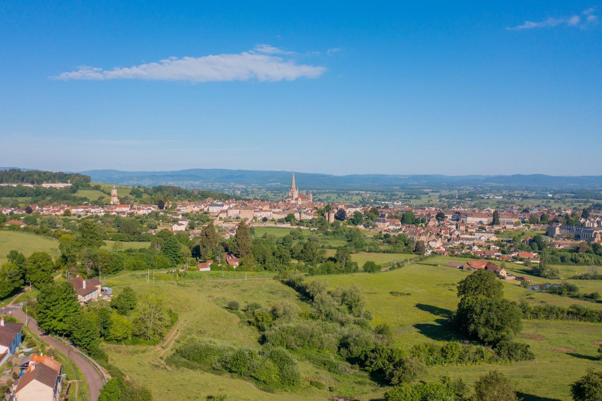 Hotel Contact De La Gare Et Son Restaurant Cote A Cote Autun